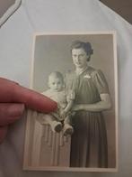 Oude foto : moeder met kind, Ophalen of Verzenden, Zo goed als nieuw