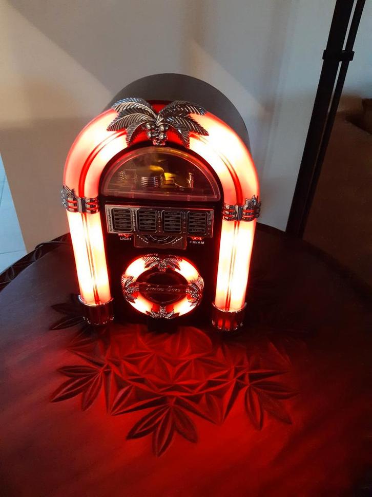 Nieuwe retro jukebox-radio, Verzamelen, Automaten | Jukeboxen, Ophalen of Verzenden