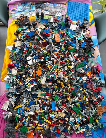 Enorm lot LEGO blokken beschikbaar voor biedingen