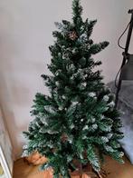 Kerstboom met dennenappels in, 120cmH/70cmB., Diversen, Ophalen, Zo goed als nieuw
