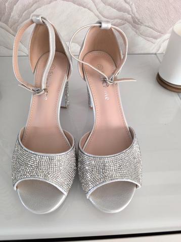 sandalles neuf beschikbaar voor biedingen