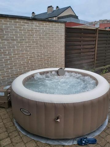 Jaccuzi 4 personen intex, Ophalen, Zo goed als nieuw