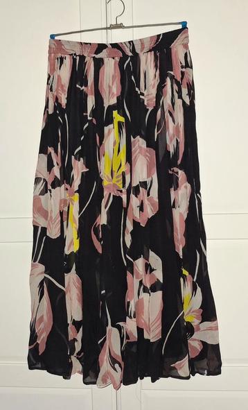 Katoenen rok beschikbaar voor biedingen