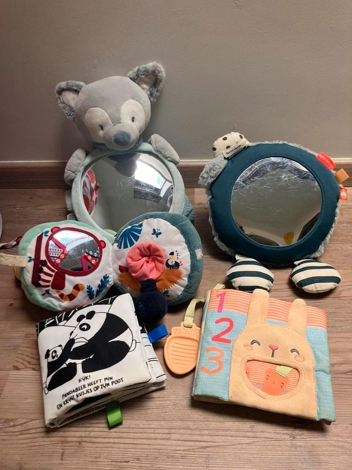 Autospiegel, tummy time spiegel, speeltje en knisperboekjes, Kinderen en Baby's, Speelgoed | Knuffels en Pluche, Zo goed als nieuw