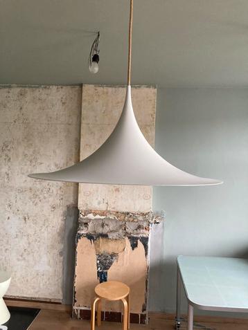 Vintage heksenhoed / semi Deens design beschikbaar voor biedingen