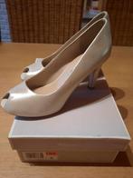 Wit/beige pump Tamaris maat 39 NIEUW, Ophalen, Nieuw, Wit
