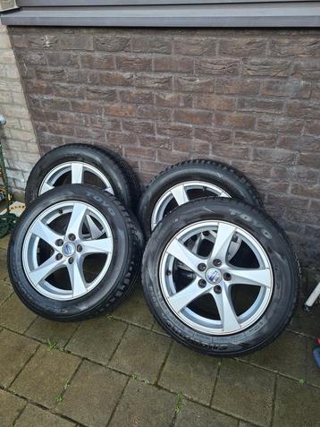 4 volvo 16 inch originele  winterbanden (M+S) + velgen beschikbaar voor biedingen
