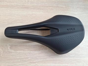 Fizik Tempo Argo R3 Zadel  beschikbaar voor biedingen