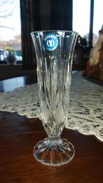 Kristallen vaasje op voet, Bohemia., Enlèvement