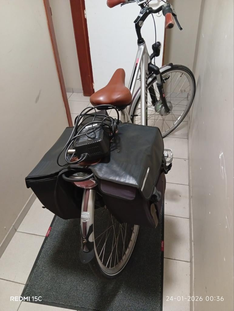 Gaint heren fiets dubbele accu rijd nog zeer goed met lader, Fietsen en Brommers, Fietsaccessoires | Fietsmanden, Ophalen of Verzenden