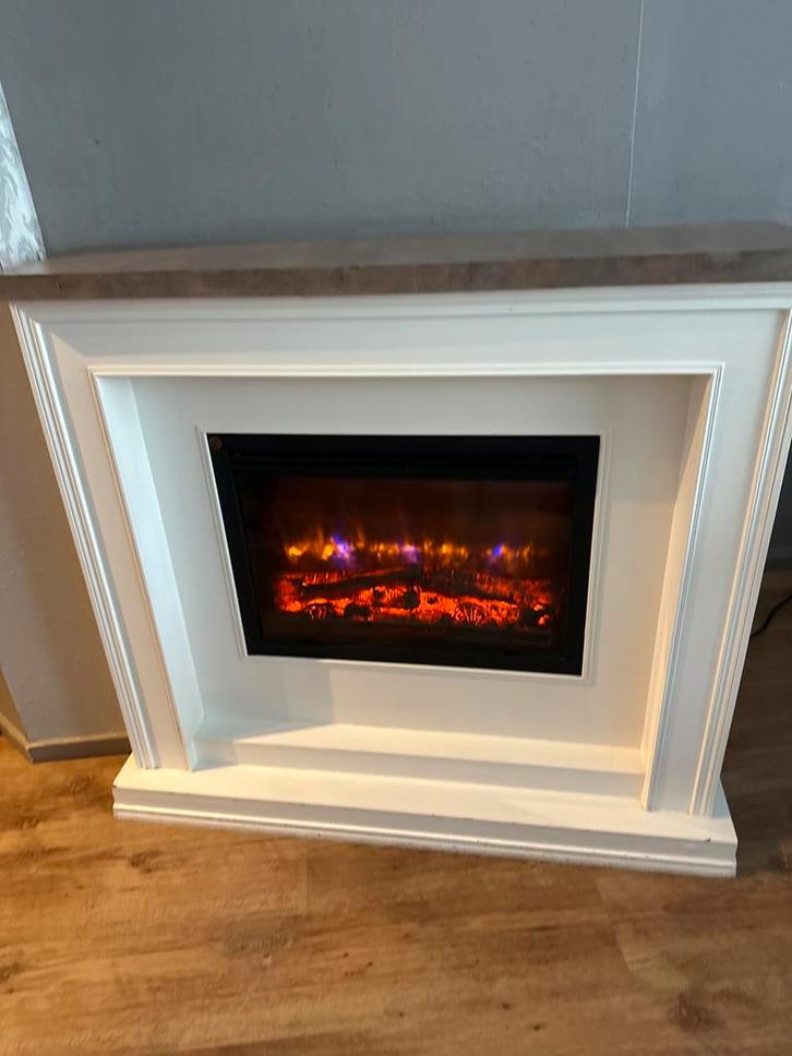 Stijlvolle elektrische haard met schouw, Huis en Inrichting, Haarden, Zo goed als nieuw, Elektrische haard, Ophalen