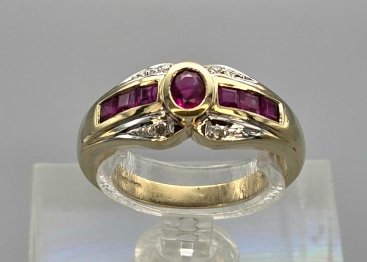 Vintage gouden ring edelsteen robijn en diamant. 2025/628., Handtassen en Accessoires, Ringen, Zo goed als nieuw, Dame, Kleiner dan 17