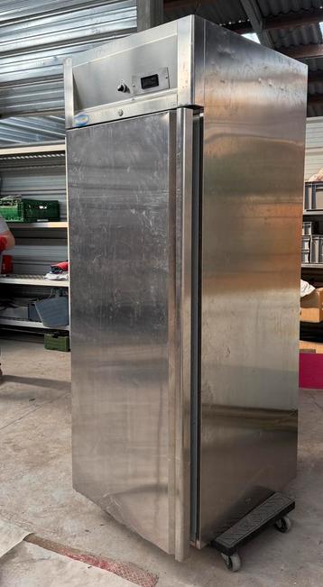 RVS inox koelkast in werkende staat beschikbaar voor biedingen
