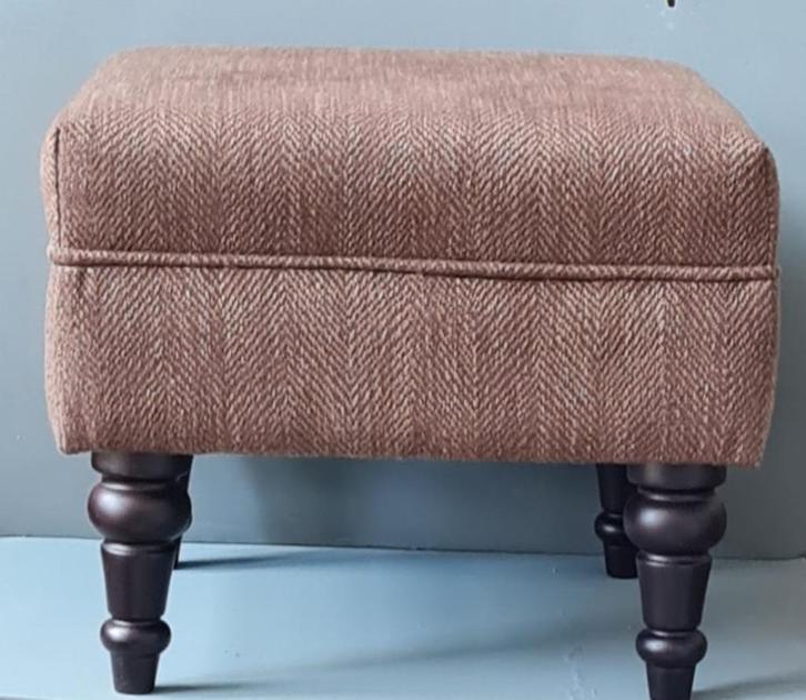 NEW Voetenbankje in MULBERRY visgraat stof, Huis en Inrichting, Zetels | Voetbanken en poefs, Nieuw, Minder dan 50 cm, Minder dan 50 cm
