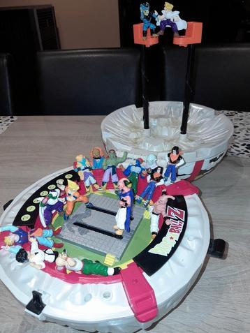 Planète DBZ AB TOYS + 20 figurines Dragon Ball  beschikbaar voor biedingen