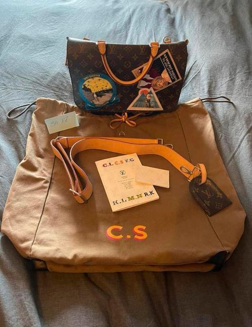 Louis Vuitton Messenger bag, Bijoux, Sacs & Beauté, Sacs | Sacs de voyage & Petits Sacs de voyage, Comme neuf, Enlèvement ou Envoi