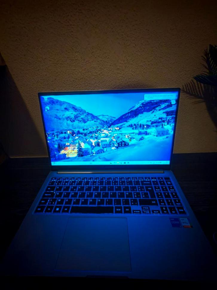 SAMSUNG GALAXY BOOK 4 i5, Computers en Software, Chromebooks, Ophalen