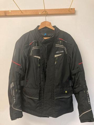 Motovest en broek beschikbaar voor biedingen