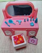 Vintage Barbie schoonheidstafel met accessoires, Kinderen en Baby's, Ophalen of Verzenden, Zo goed als nieuw, Accessoires