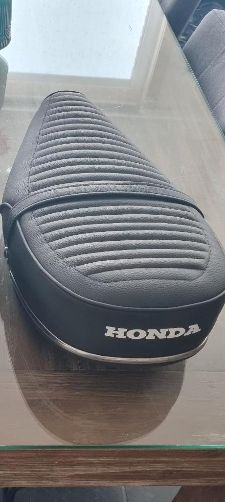 Honda dax en chaly zadels, Fietsen en Brommers, Brommeronderdelen | Algemeen, Zo goed als nieuw, Zadel, Ophalen of Verzenden