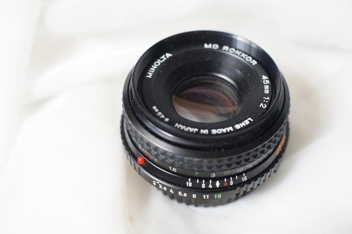 Minolta MD Rokkor 45 mm F2 (PANKAKE) voor Minolta md/mc, Audio, Tv en Foto, Fotocamera's Analoog, Zo goed als nieuw, Spiegelreflex
