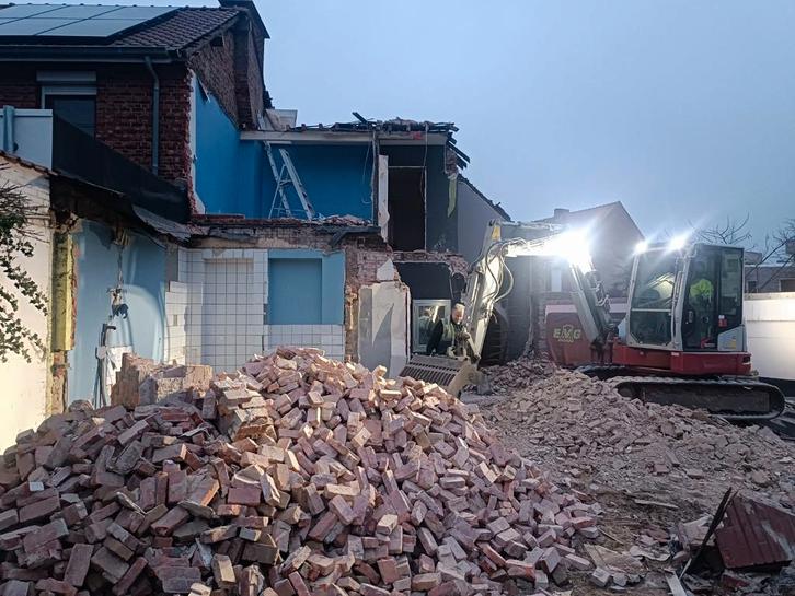 Zoeken afbraakwoningen met recuperatiematerialen, Doe-het-zelf en Bouw, Metselstenen, Ophalen