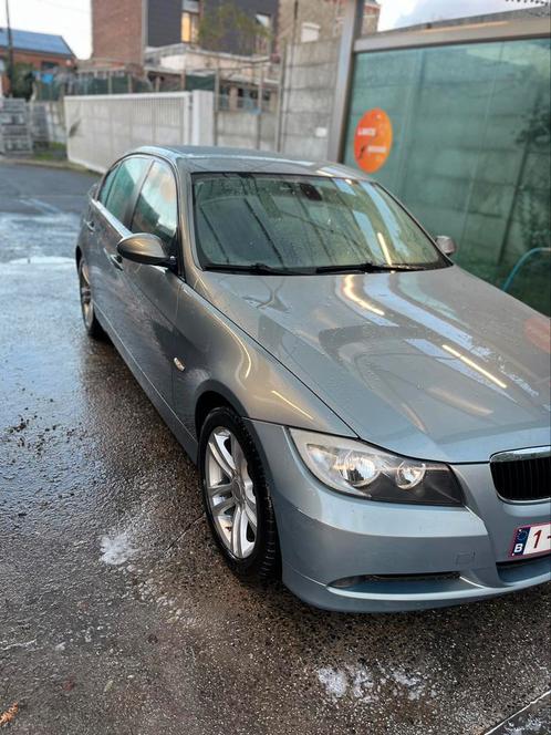 BMW E90 318i 164000km, Auto's, BMW, Particulier, 3 Reeks, Benzine, Euro 4, Berline, 5 deurs, Handgeschakeld, Zwart, Achterwielaandrijving