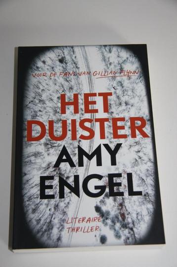 Het duister * amy engel  beschikbaar voor biedingen