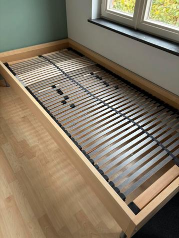 IKEA eenpersoonsbed met lattenbodem – 90x200 cm beschikbaar voor biedingen