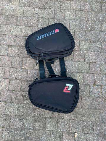 Universeel motozakken beschikbaar voor biedingen