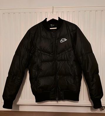 Nike Bomberjas – Zwart – Maat S beschikbaar voor biedingen