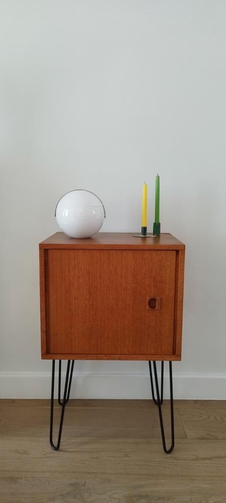 Vintage retro deense commode lowboard sideboard dressoir, Huis en Inrichting, Kasten | Overige, Zo goed als nieuw, Ophalen