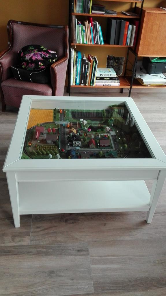 Unieke salontafel miniatuur trein, Antiek en Kunst, Curiosa en Brocante, Ophalen