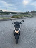 Peugeot kisbee black edition 2022 a klasse, Fietsen en Brommers, Ophalen, Gebruikt, Overige modellen, Klasse A (25 km/u)