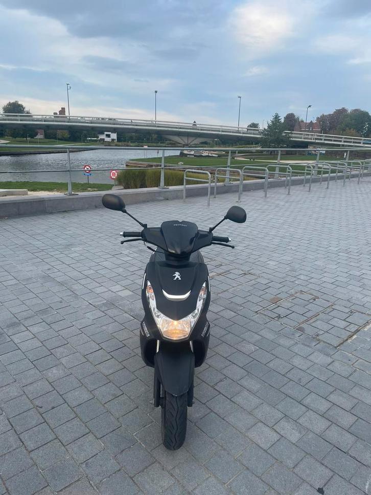 Peugeot kisbee black edition 2022 a klasse, Fietsen en Brommers, Scooters | Peugeot, Gebruikt, Overige modellen, Klasse A (25 km/u)