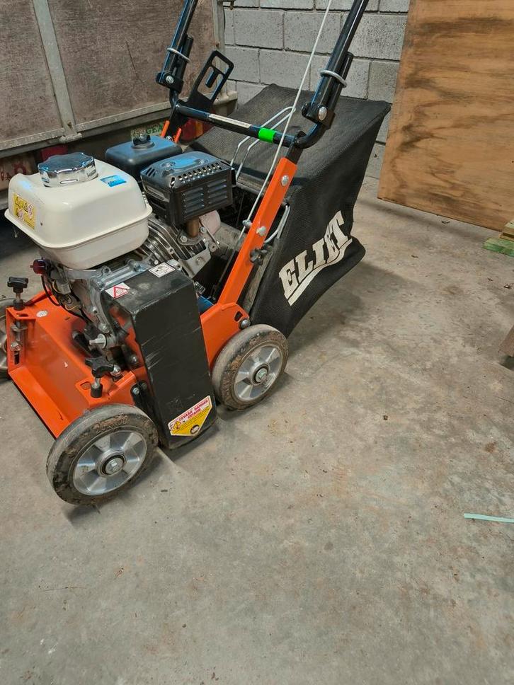 Te huur: Verticuteermachine Eliet 401, Tuin en Terras, Verticuteermachines, Gebruikt, Benzine, Ophalen