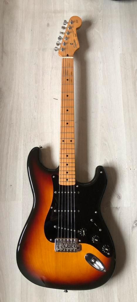 Squier Strat Silver Series 1992-93 Made in Japan, Muziek en Instrumenten, Snaarinstrumenten | Gitaren | Elektrisch, Gebruikt, Solid body