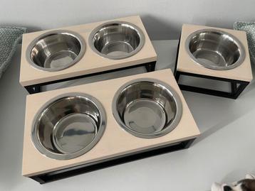 Katten / honden voederbakken 3 stuks beschikbaar voor biedingen
