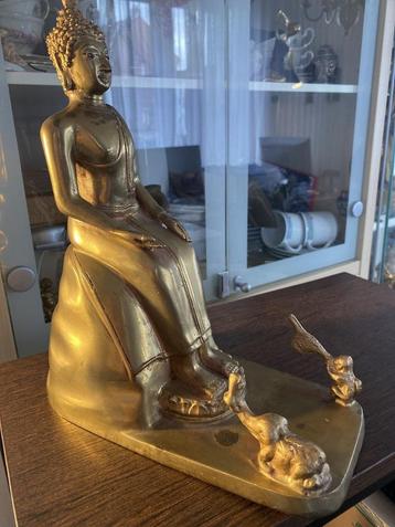 Bronze standbeeld van Luang Pho To.  beschikbaar voor biedingen