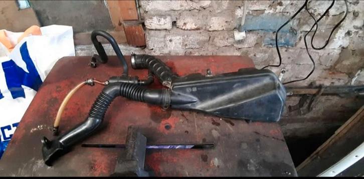 originele Sym Peugeot airbox, Fietsen en Brommers, Brommeronderdelen | Scooters, Gebruikt, Peugeot, Ophalen of Verzenden