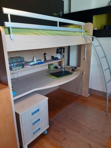 bed/tussenbed/bureau + kledingkast