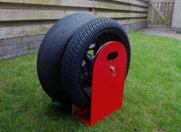 Bandenrek moto beschikbaar voor biedingen