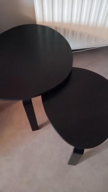 Bijzet tafeltjes beschikbaar voor biedingen
