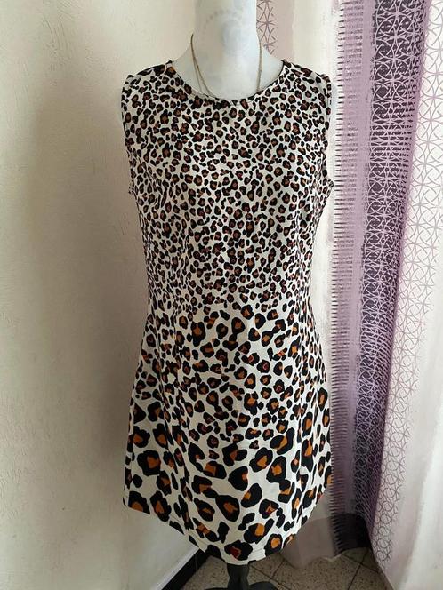Robe léopard – Marque « Wallis » – Taille 40, Kleding | Dames, Jurken, Zo goed als nieuw, Overige kleuren, Ophalen of Verzenden