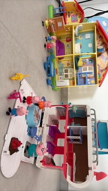 Peppa pig speelset - huis en camper beschikbaar voor biedingen