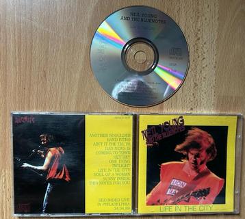 CD NEIL YOUNG - LIFE IN THE CITY - LIVE PHILADELPHIA 1989, Enlèvement ou Envoi, Utilisé, Pop rock