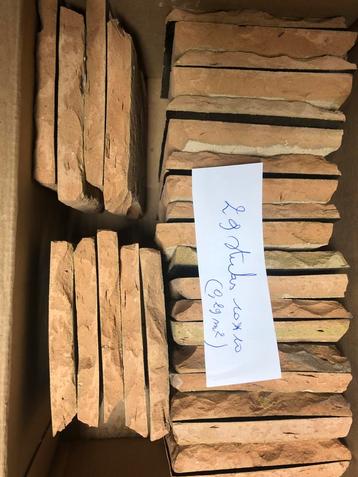 Kelderopruim vintage terra cotta wandtegels beschikbaar voor biedingen