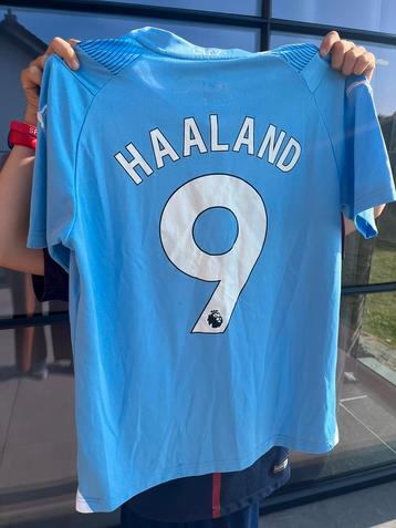 Voetbaltruitje Haaland Manchester city beschikbaar voor biedingen