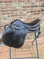 Mooi Prestige Versailles 17 inch springzadel, Dieren en Toebehoren, Paarden en Pony's | Hoofdstellen en Tuigage, Ophalen of Verzenden