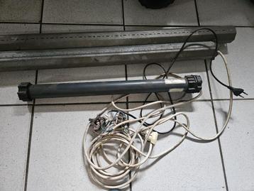 2 moteurs pour volet roulant électrique. beschikbaar voor biedingen
